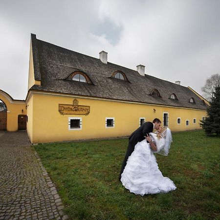 Dvur Olsiny -Hotel And Horse-Riding Karvina Luaran gambar