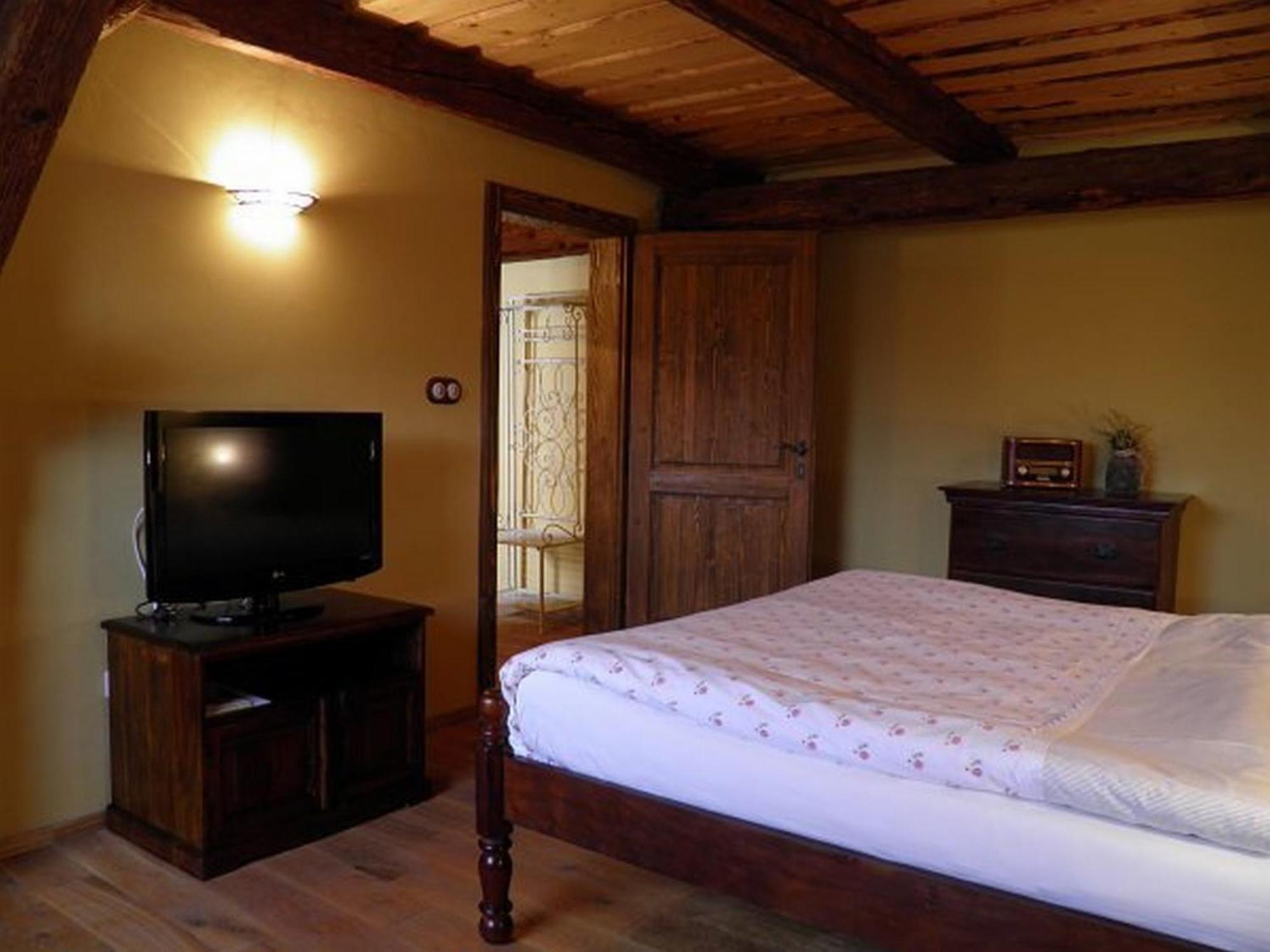 Dvur Olsiny -Hotel And Horse-Riding Karvina Bilik gambar
