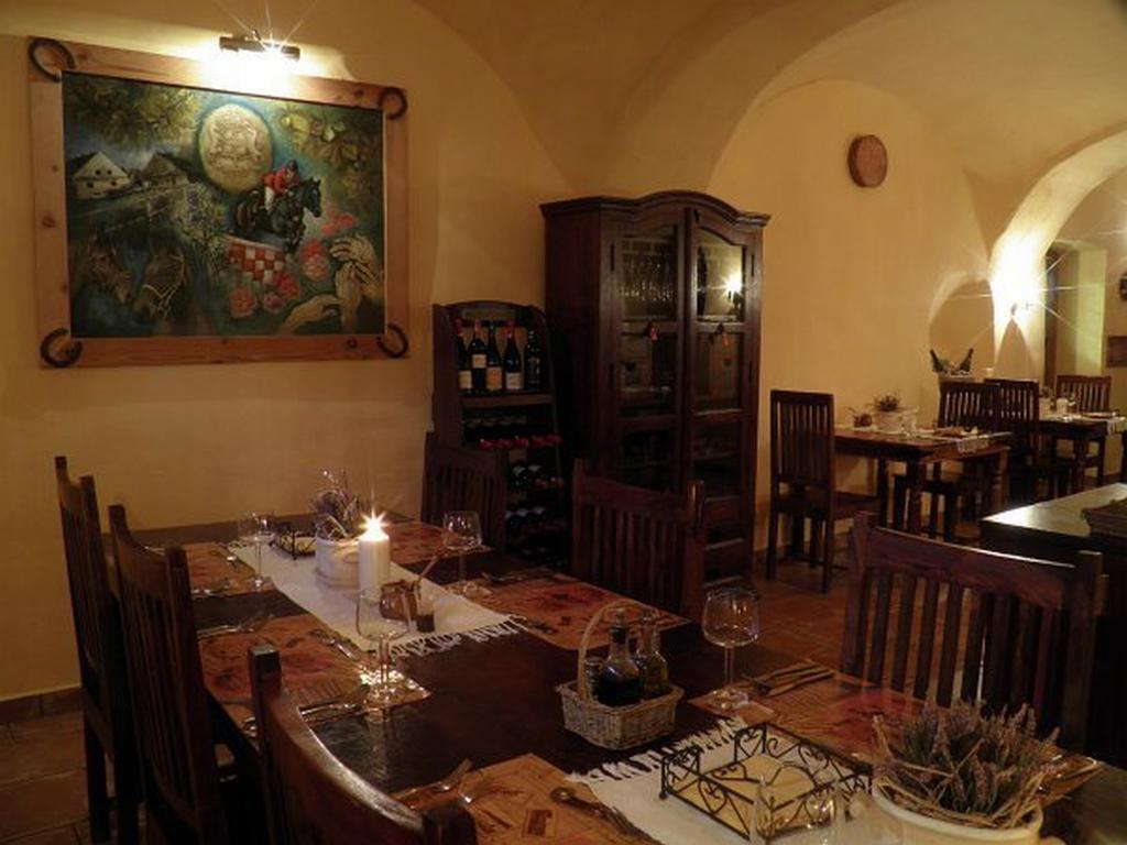 Dvur Olsiny -Hotel And Horse-Riding Karvina Luaran gambar
