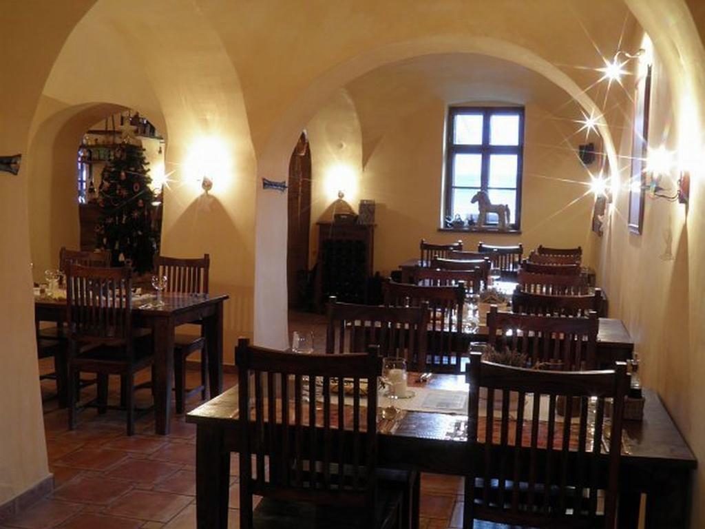 Dvur Olsiny -Hotel And Horse-Riding Karvina Luaran gambar