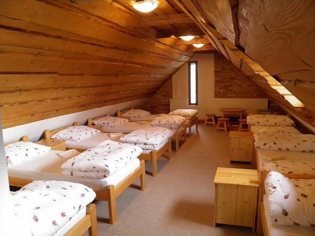 Dvur Olsiny -Hotel And Horse-Riding Karvina Luaran gambar