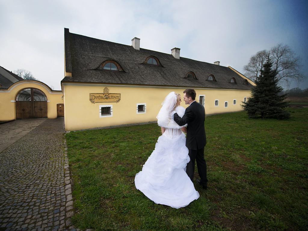 Dvur Olsiny -Hotel And Horse-Riding Karvina Luaran gambar